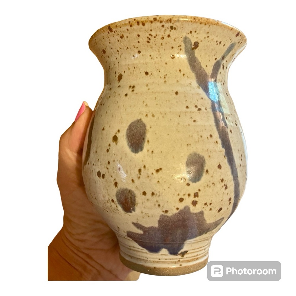 Signed pottery vase - beautiful color combo: lt. grey w/brown flecks & dark blue